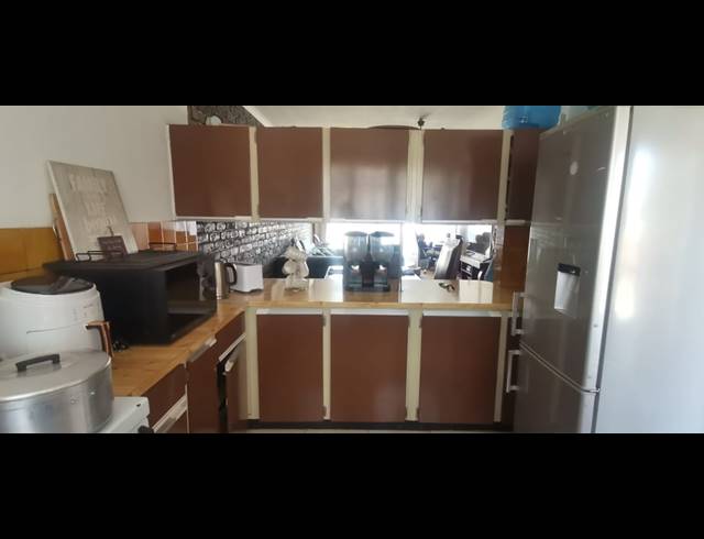 2 BEDROOM FLAT FOR SALE IN VEREENIGING CENTRAL